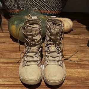 Men’s 9.5 Nike SFB Gen 2 8” Leather Tactical Boots